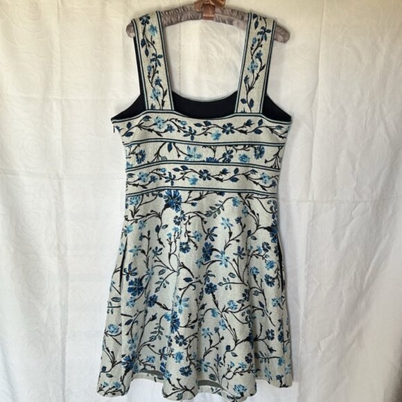 ANTHROPOLGIE MAEVE blue and white floral print A-line dress. Size X-large. - Picture 5 of 10